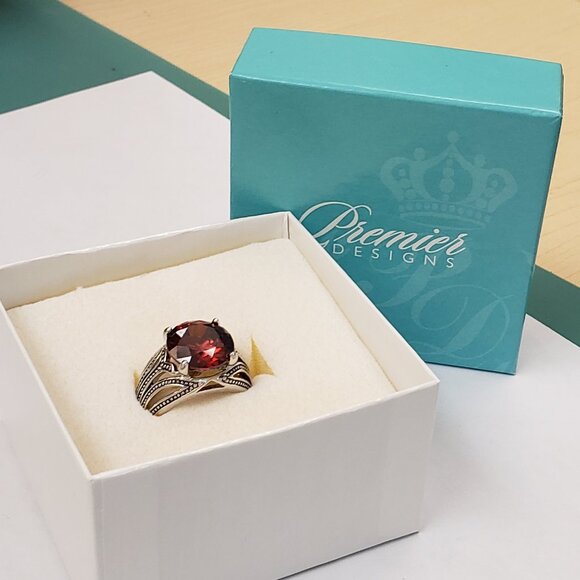 Premier Designs Jewelry - Premier Designs, NWT Large garnet stone filigree silver ring SZ 7